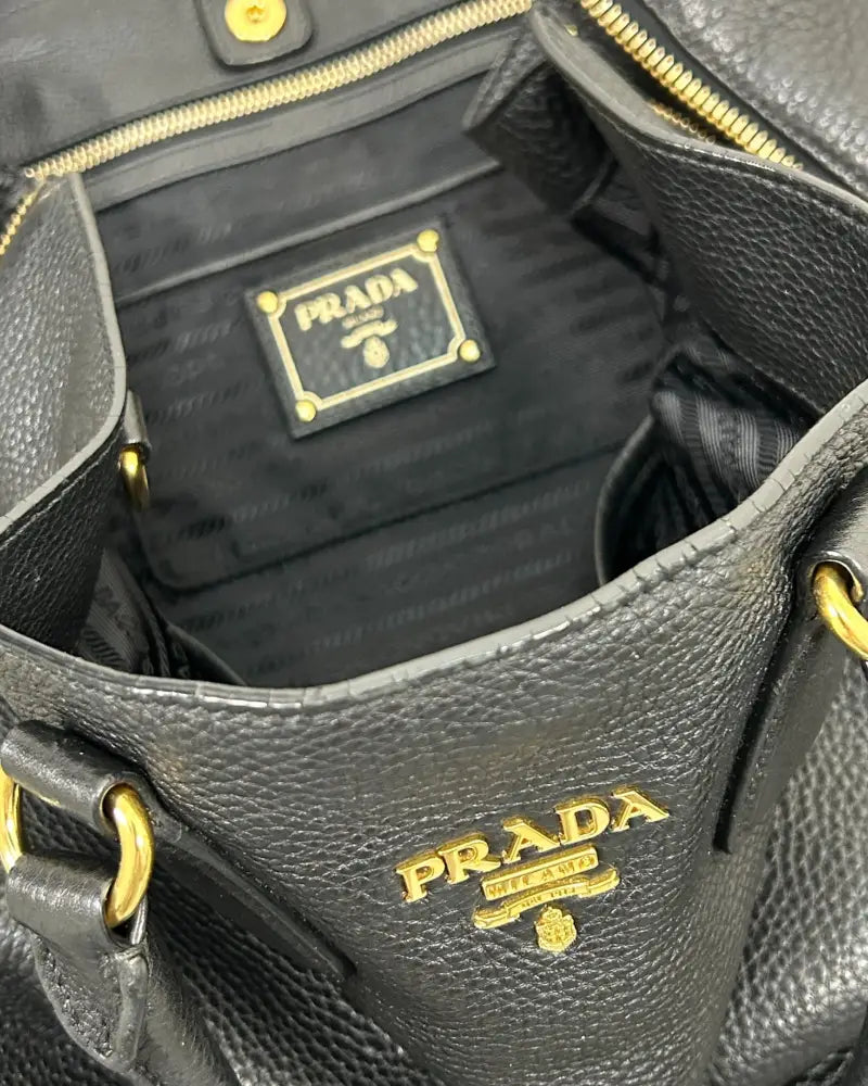 Prada Vitello Diano Bag detal logo gol tone