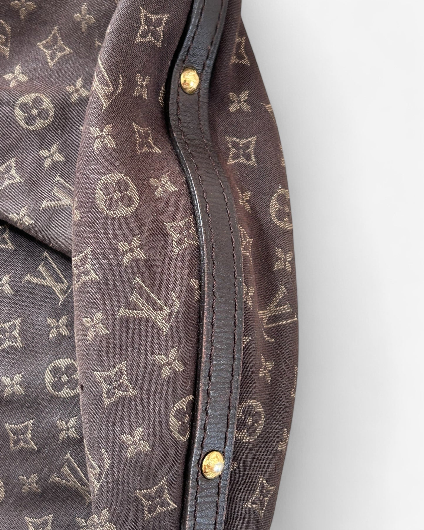hardware detail on Louis Vuitton Idylle Rhapsody MM – vintage designer crossbody bag