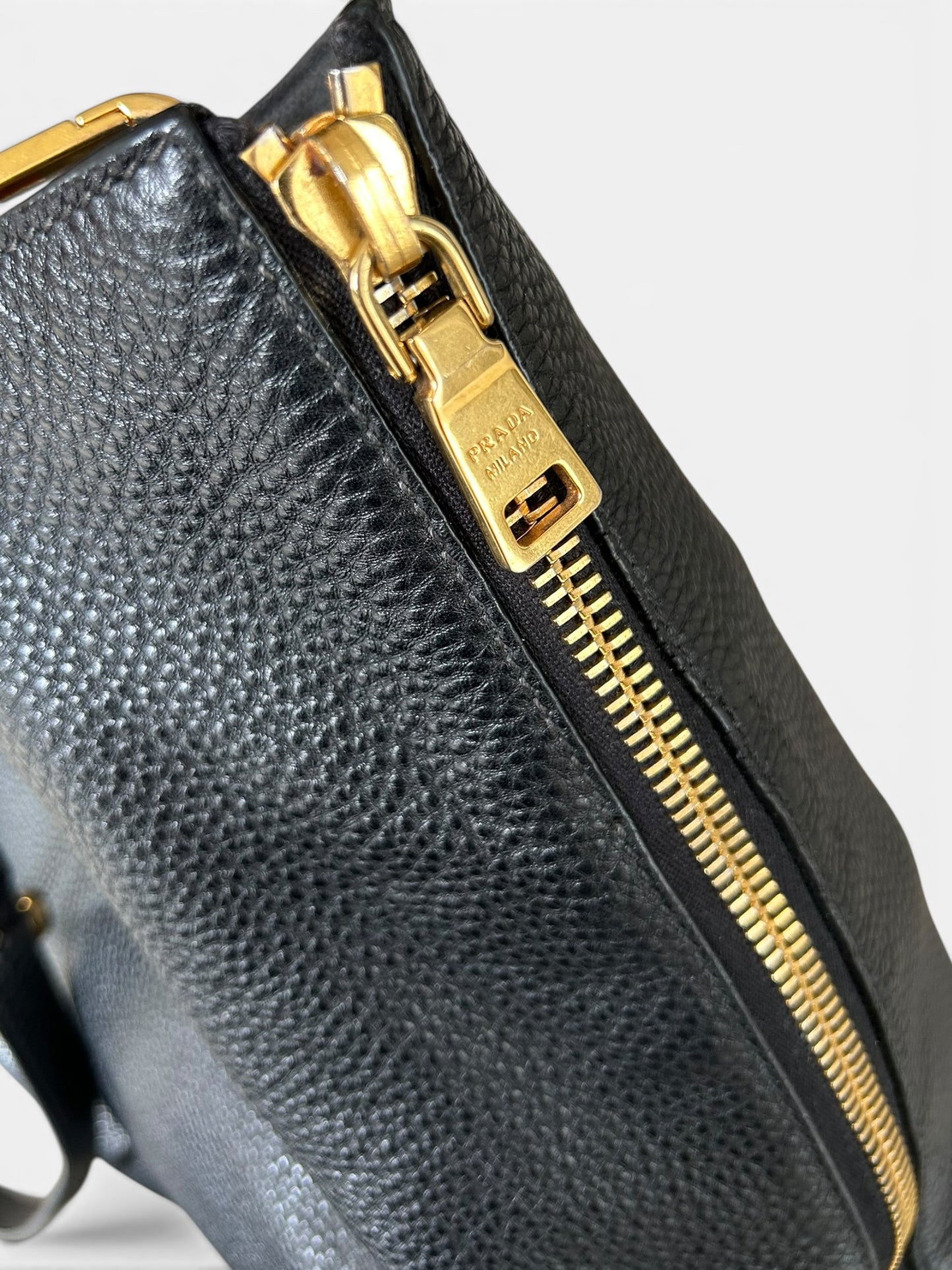 Prada vitello Diano side zip - Black Leather