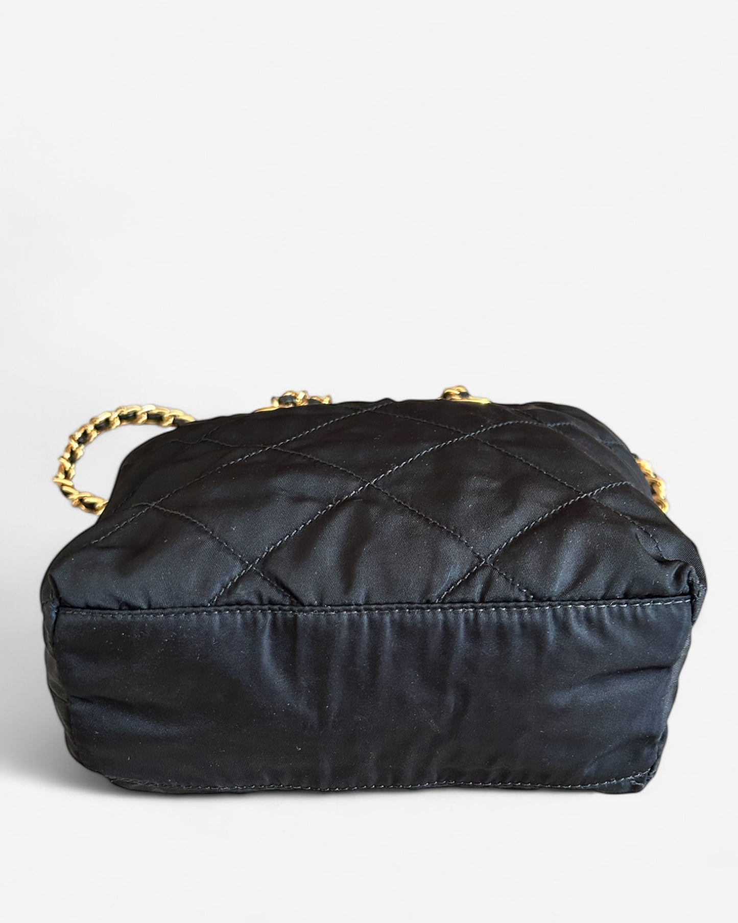 Bottom of Prada nylon chain shoulder bag in black – pre-owned designer handbag