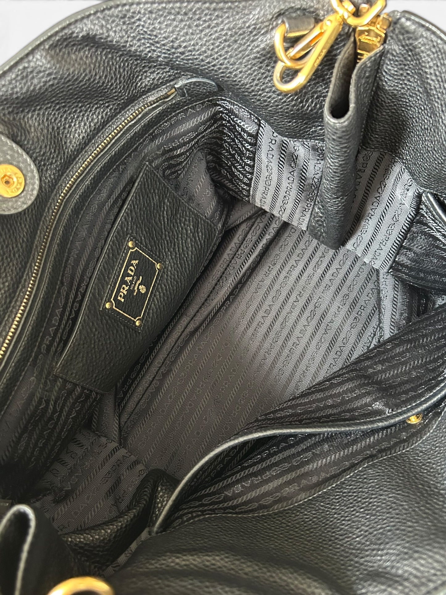 Prada vitello Diano side zip - Black Leather