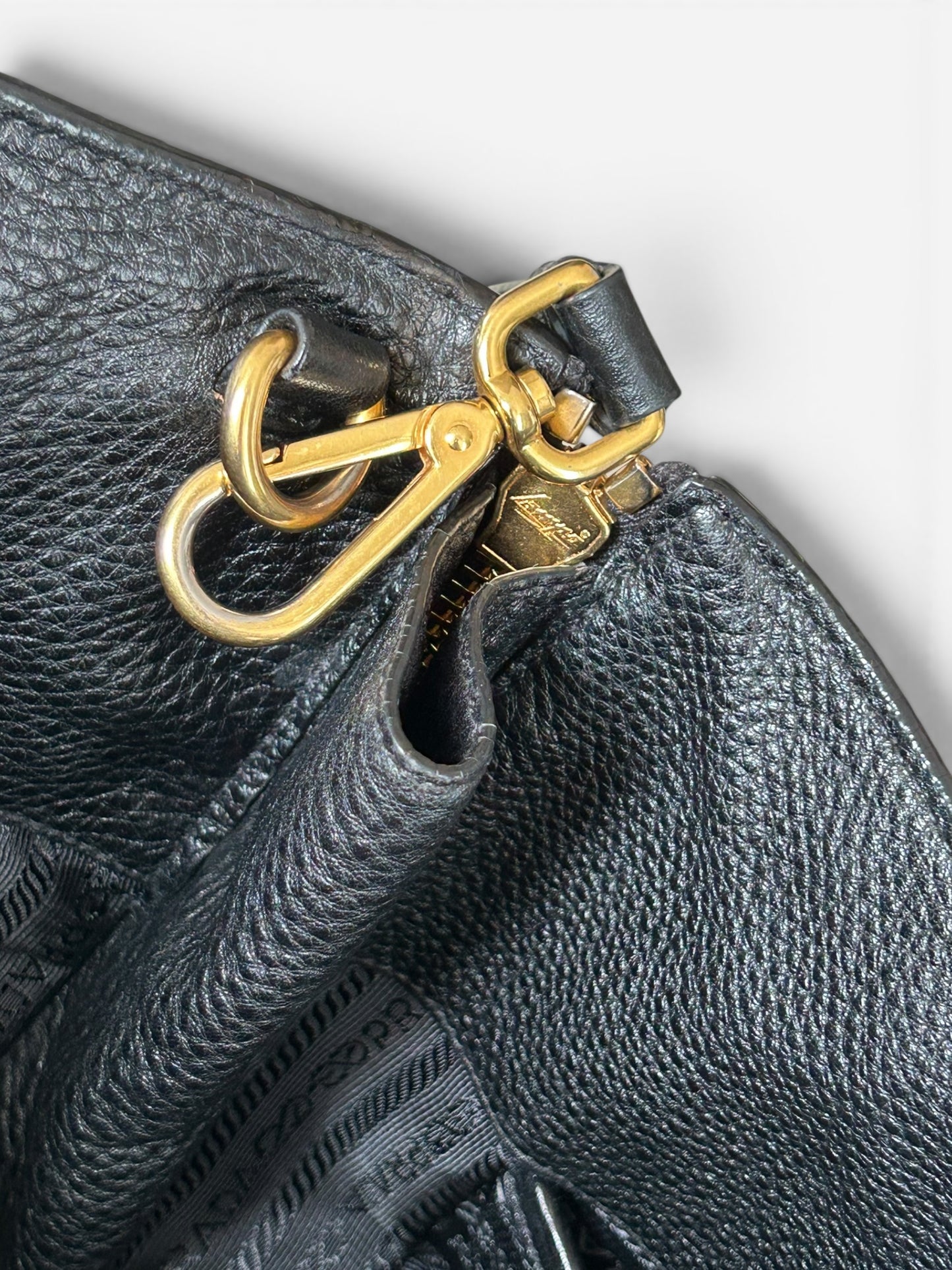 Prada vitello Diano side zip - Black Leather