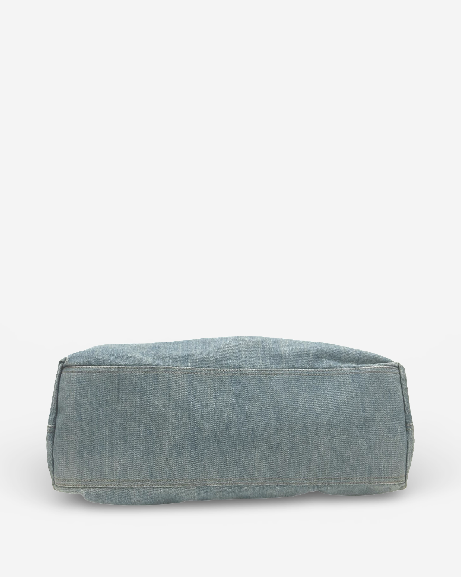 Base of Gucci Soho Denim Shoulder Bag Blue – pre-owned designer handbag in denim with gold-tone hardware