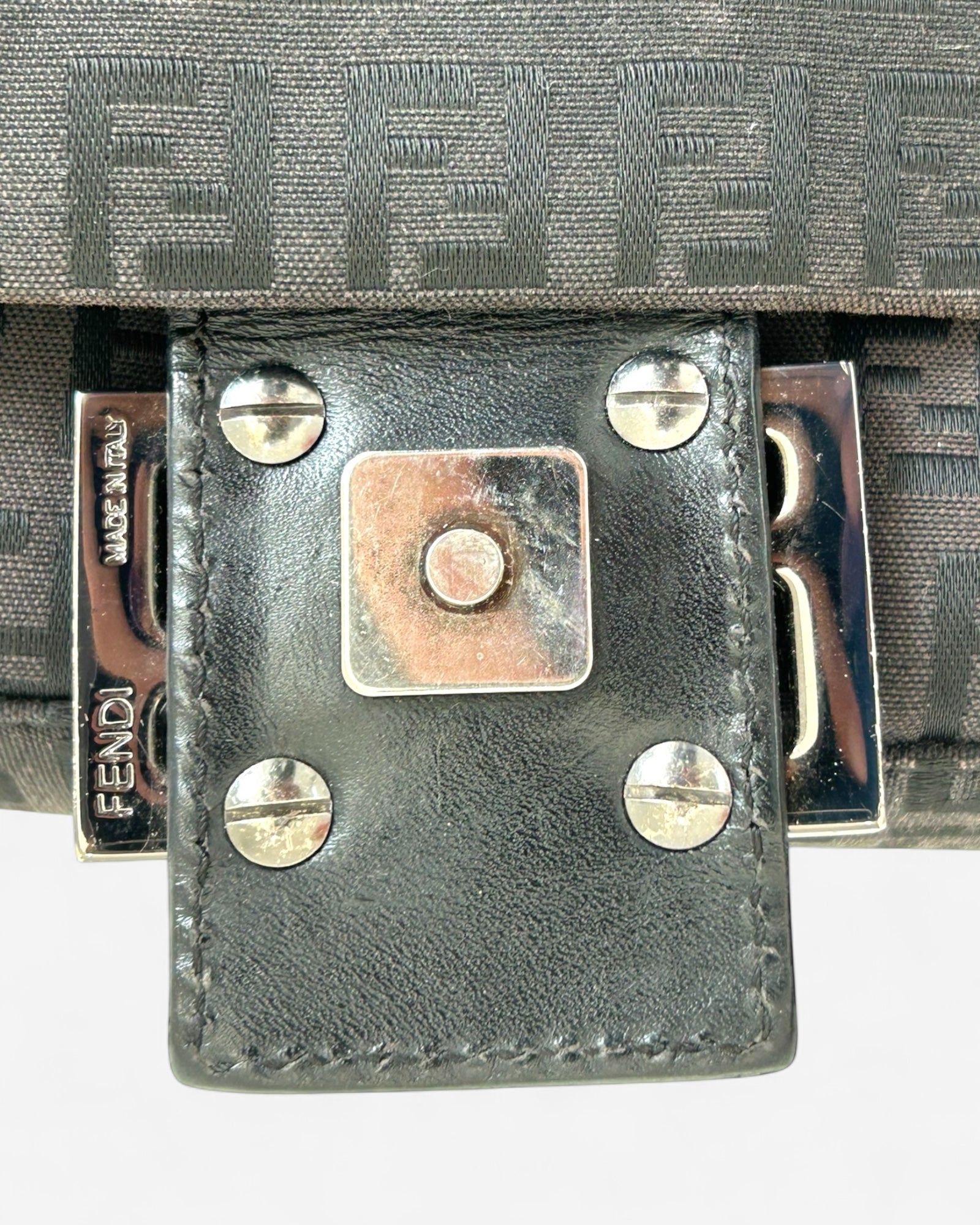 vinatge Fendi Mamma Baguette Bag closure detail