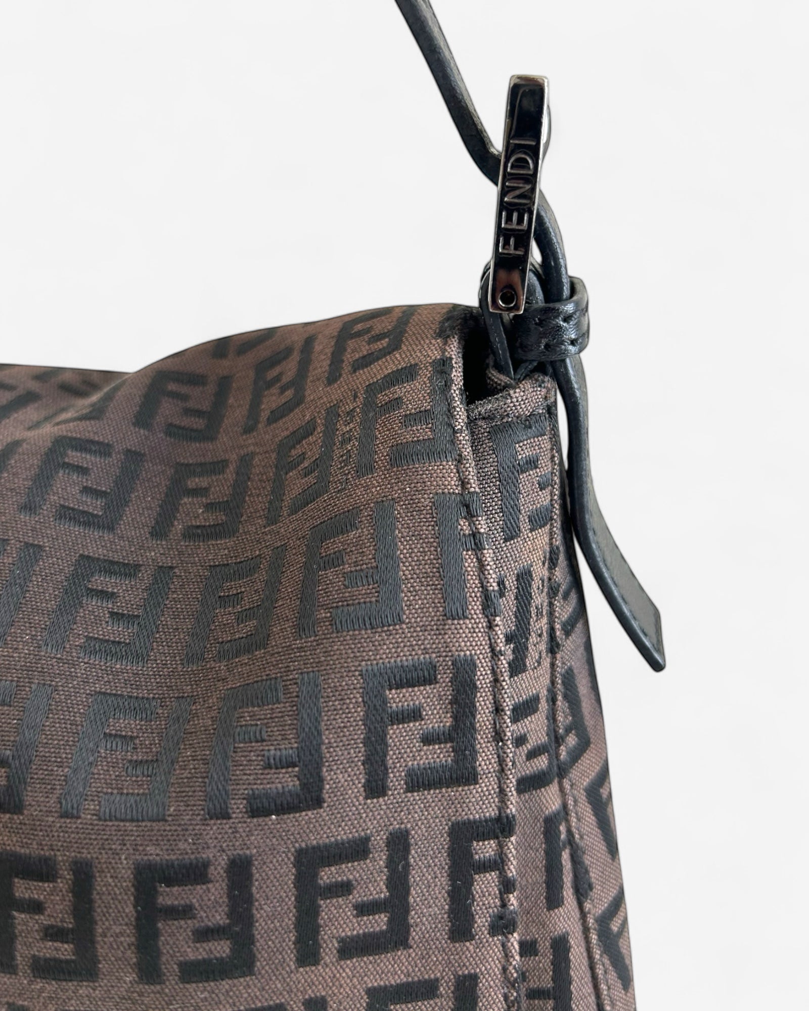 logo details Fendi Mamma Baguette Bag