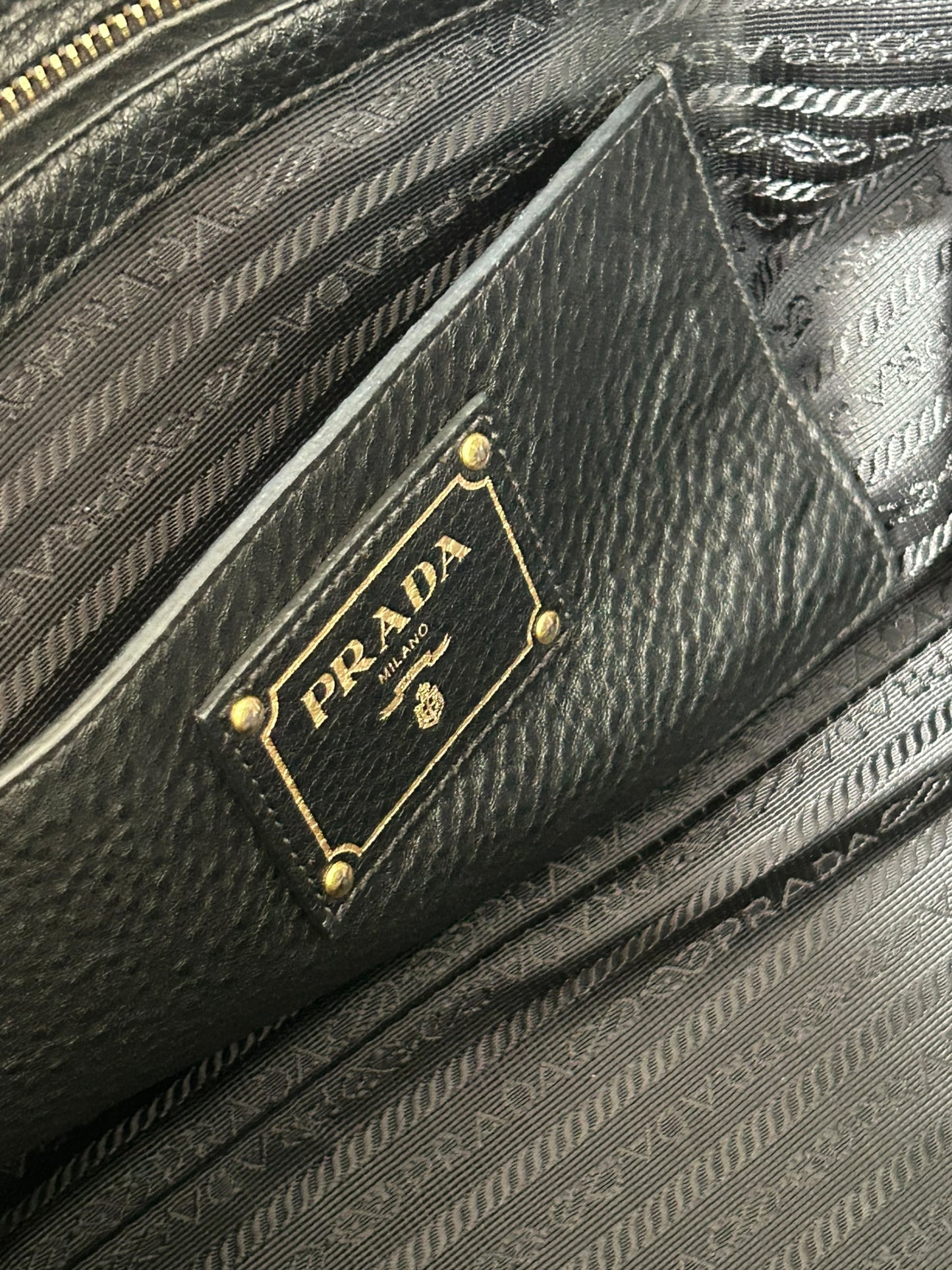 Prada vitello Diano side zip - Black Leather