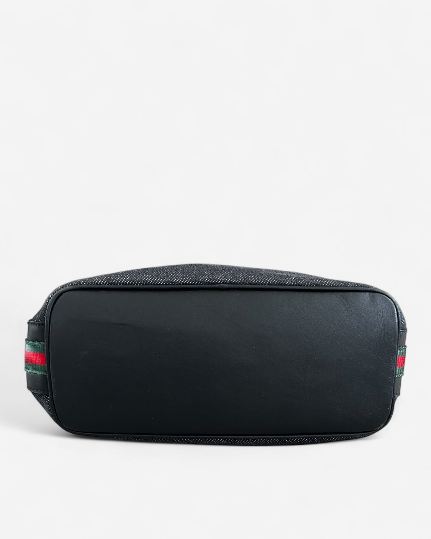 gucci web hobo bag bottom