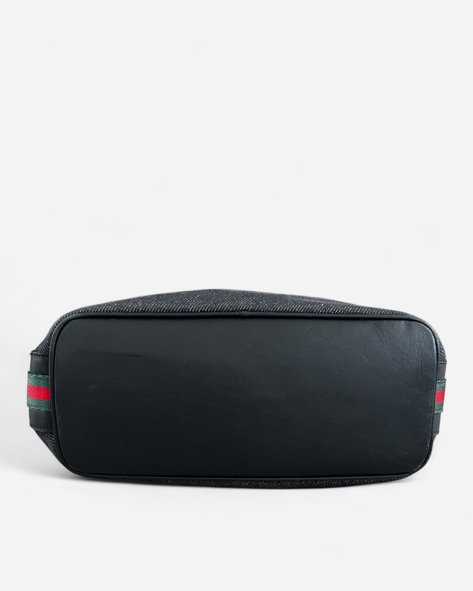 gucci web hobo bag bottom