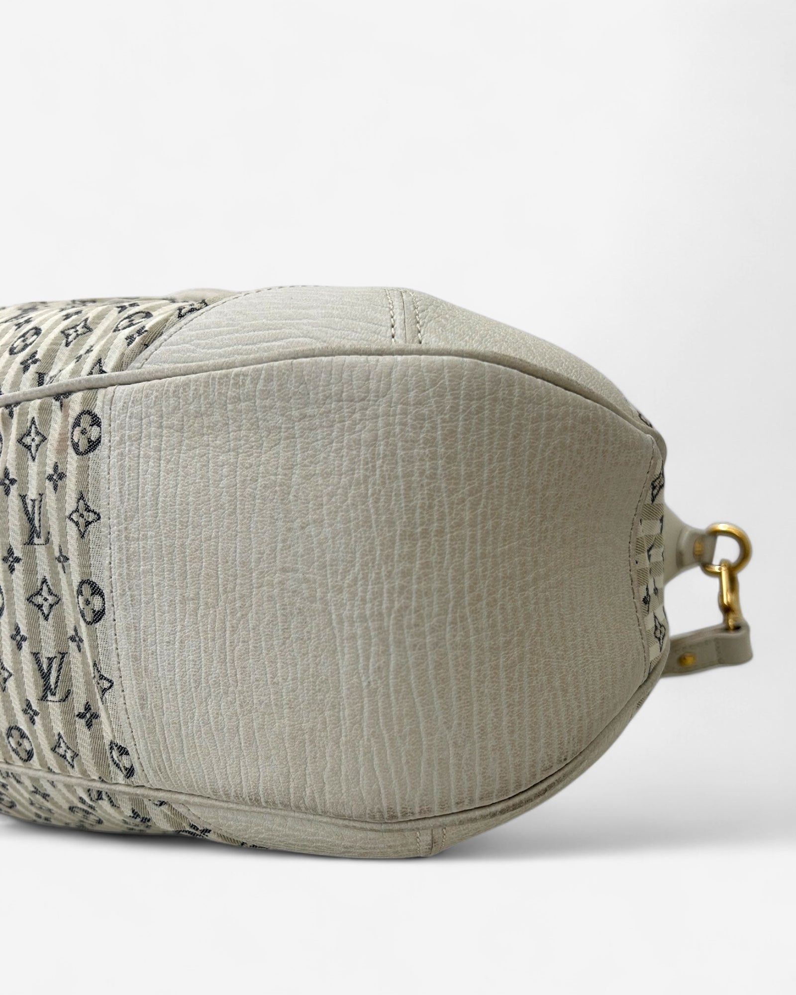 close-up of right corner detail on lv mini lin croisette