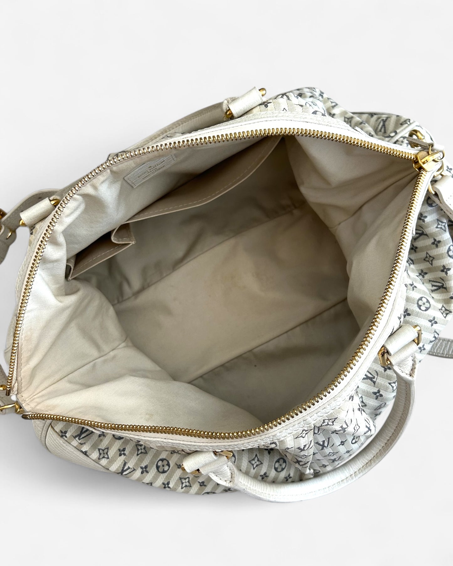 interior view of louis vuitton croisette bag with fabric lining